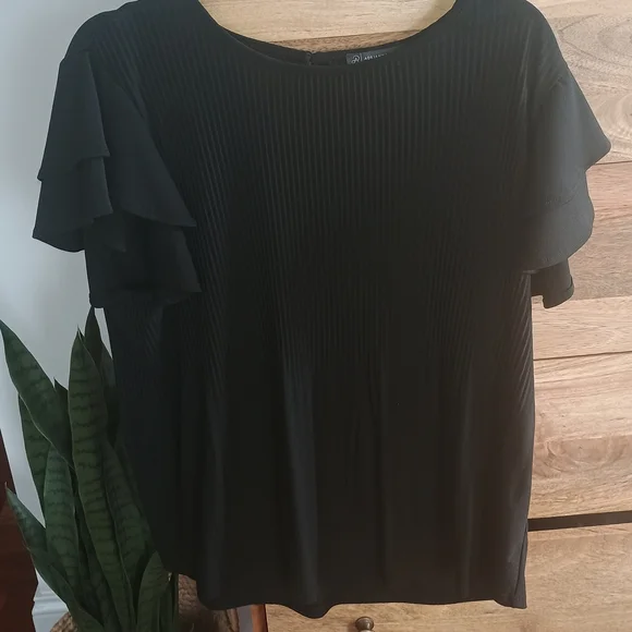 Lot Lf Women's Tops - Picture 15 of 16